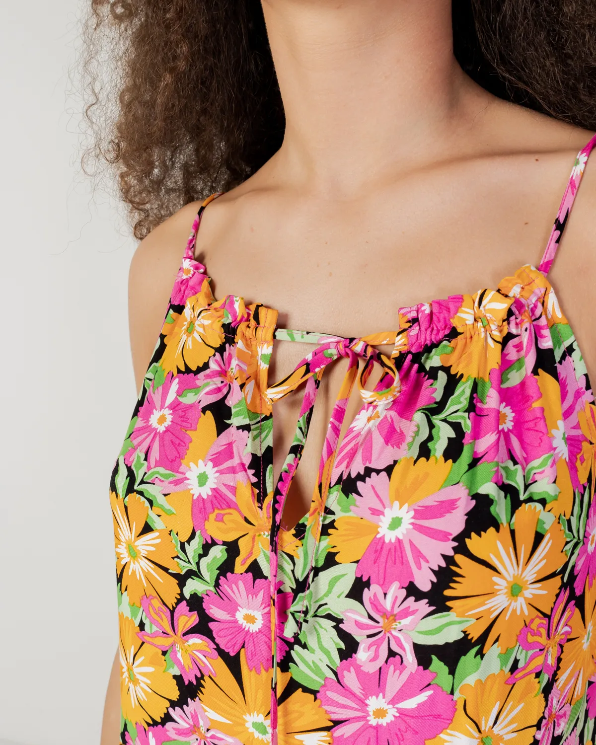 Short Jacqueline de Yong Jdycathinka Sleeveless V-Neck Dress in Pink