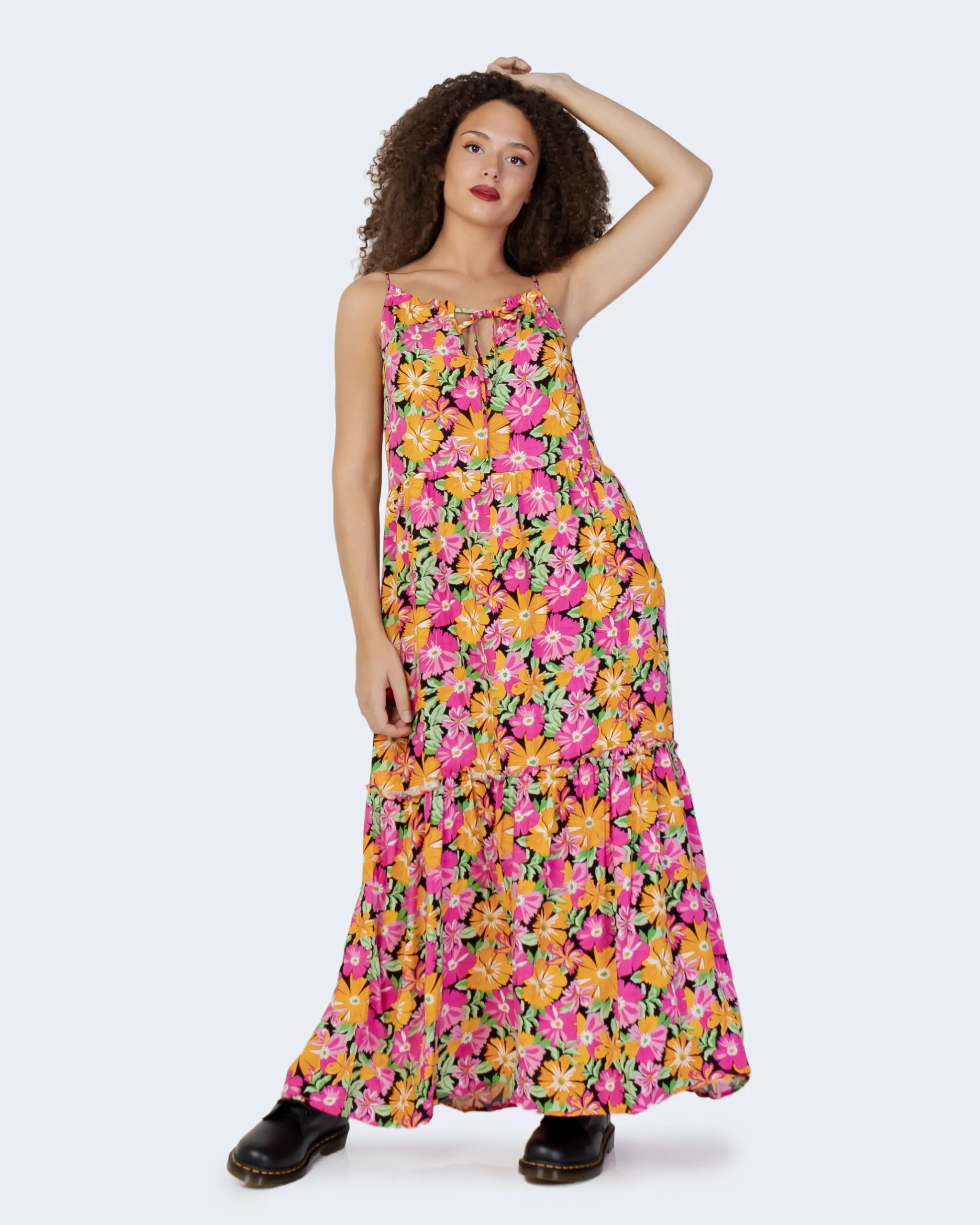 Short Jacqueline de Yong Jdycathinka Sleeveless V-Neck Dress in Pink